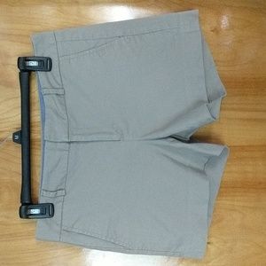 Banana Republic Hampton Fit Flat Front Women's Shorts Tan/ Khaki Sz 4
